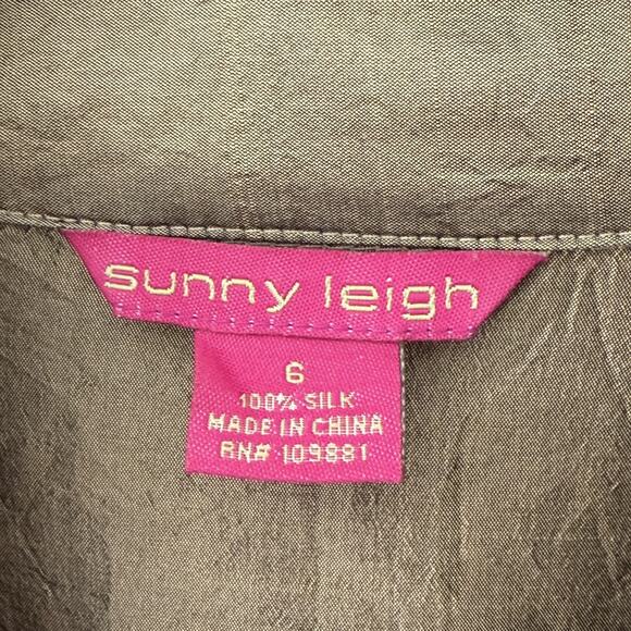Sunny Leigh Silk Wrap Top Size 6 Metallic Gold - Picture 4 of 10